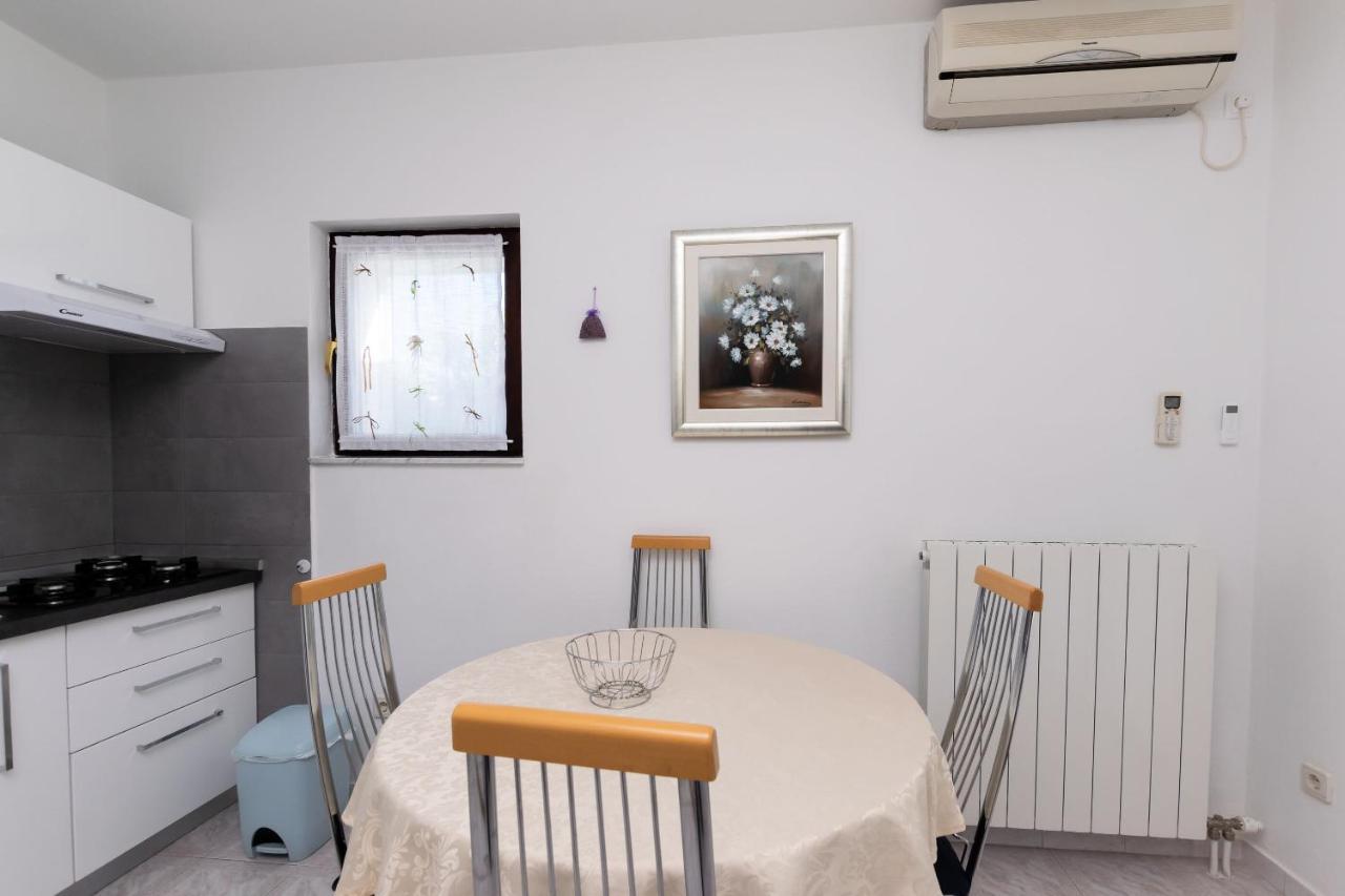 Apartments Anka Kampor エクステリア 写真