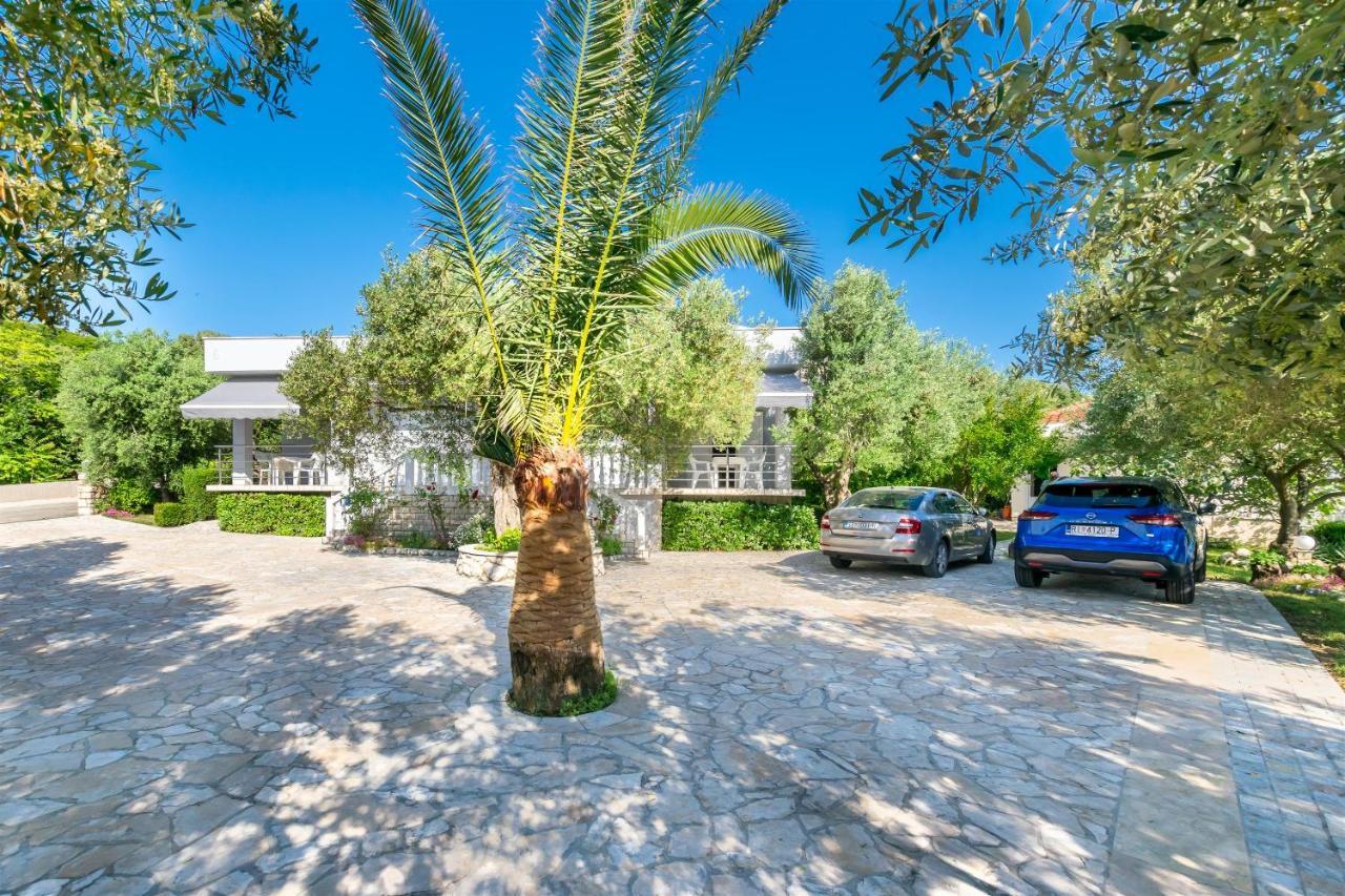 Apartments Anka Kampor エクステリア 写真