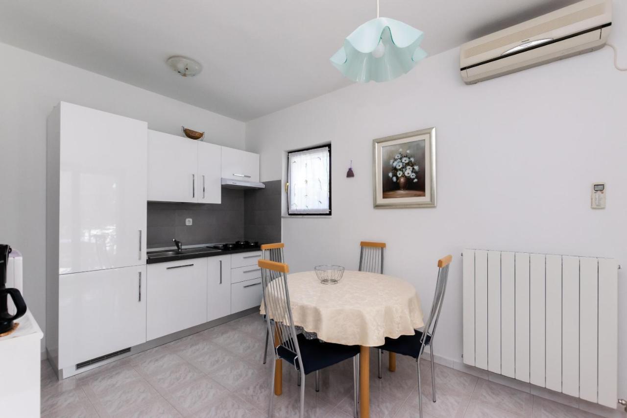 Apartments Anka Kampor エクステリア 写真