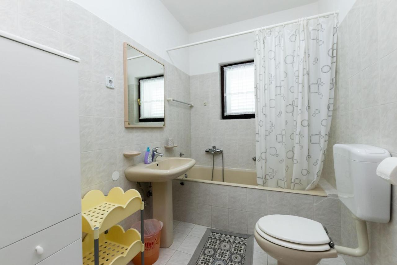 Apartments Anka Kampor エクステリア 写真