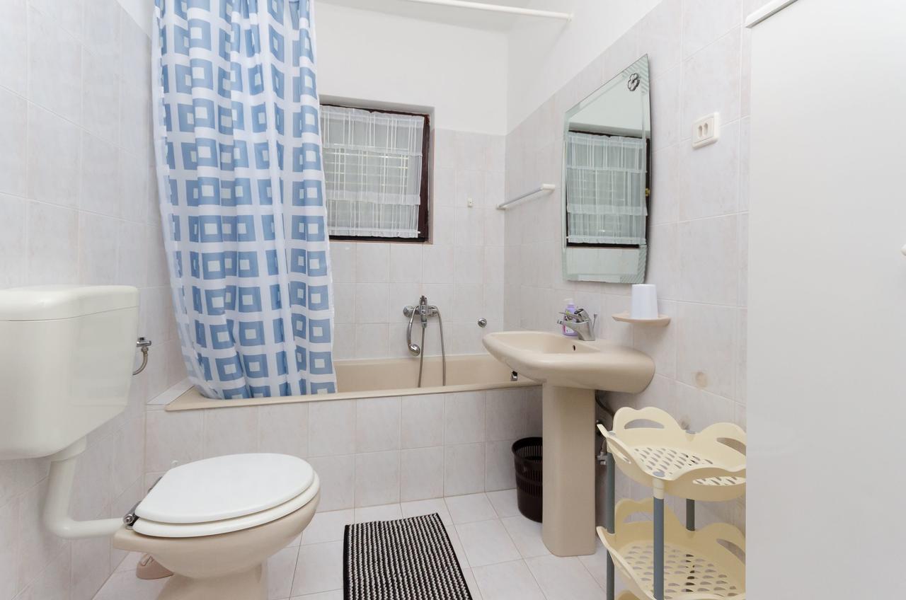 Apartments Anka Kampor エクステリア 写真